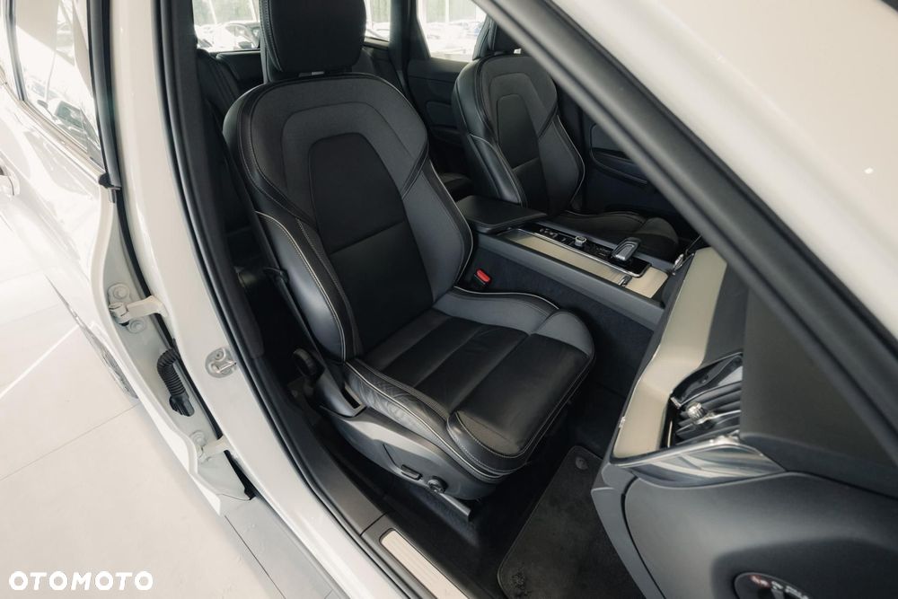 Volvo XC 60 B4 D R-Design - 16