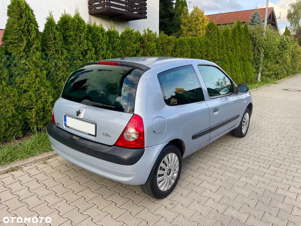 Renault Clio 2004 photo 3