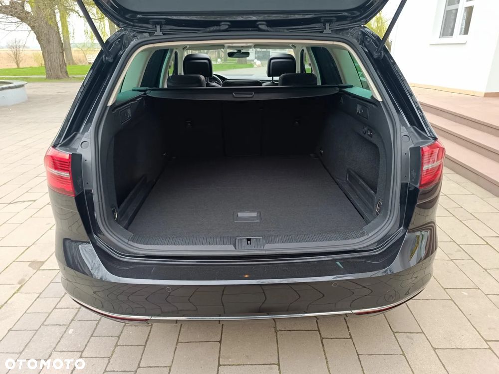 Volkswagen Passat 2.0 TDI (BlueMotion Technology) Highline - 37