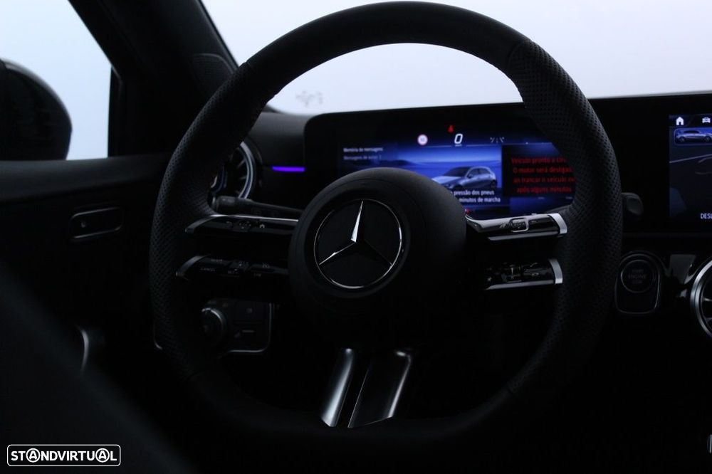 Mercedes-Benz A 250 e AMG Line - 16