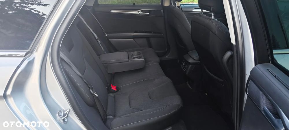 Ford Mondeo SW 2.0 TDCi S&S PowerShift-Aut Titanium - 23