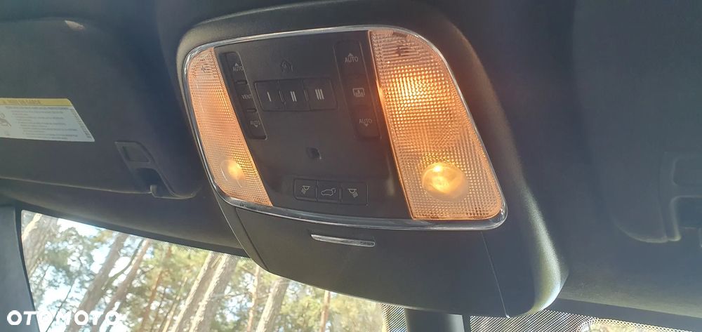 Jeep Grand Cherokee 5.7 V8 HEMI Summit - 31
