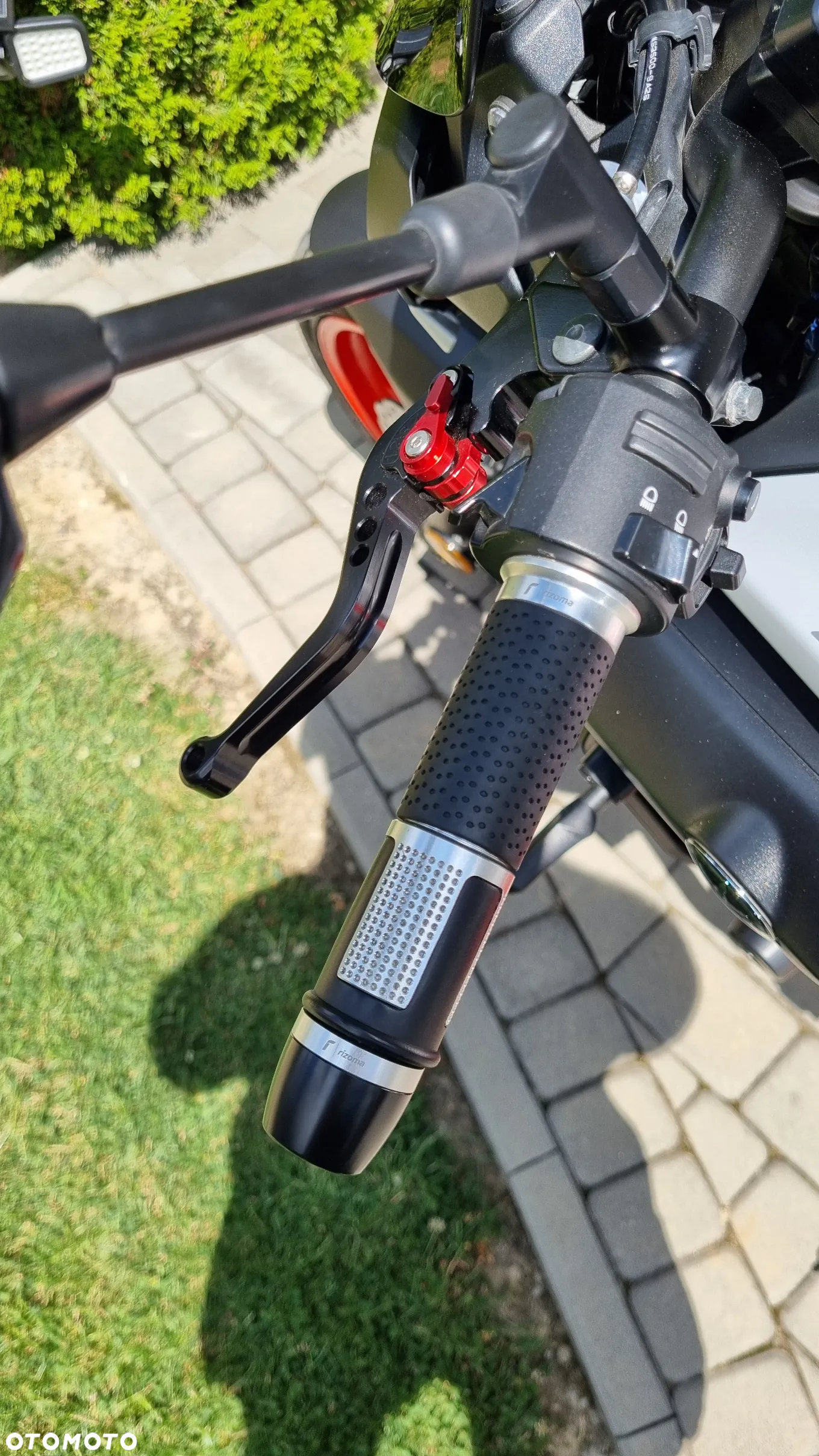 Yamaha MT - 12
