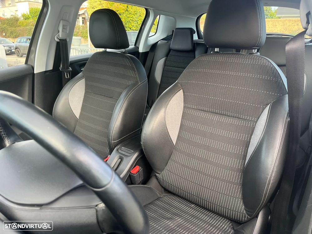 Peugeot 2008 1.2 PureTech Allure EAT6 - 9