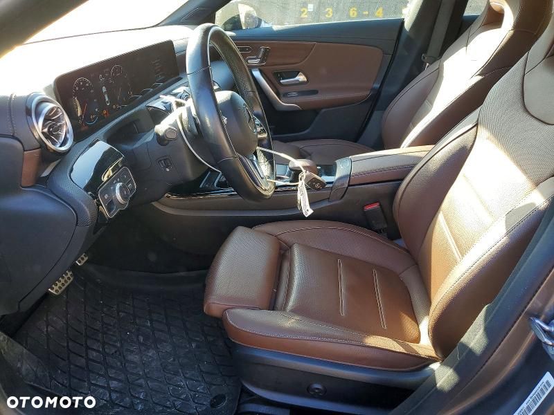 Mercedes-Benz CLA - 11