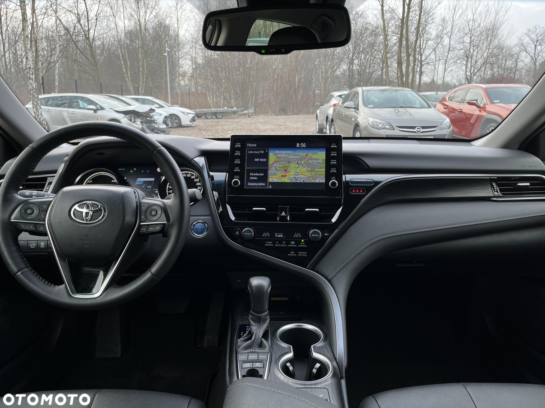 Toyota Camry - 18