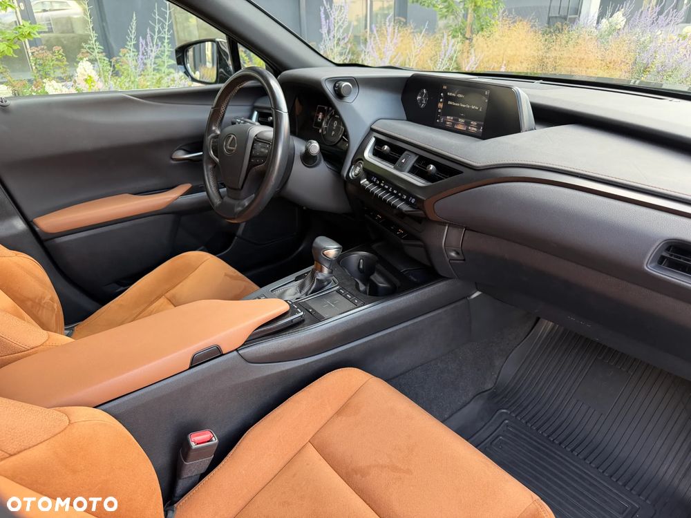 Lexus UX 200 GPF Business 2WD - 27