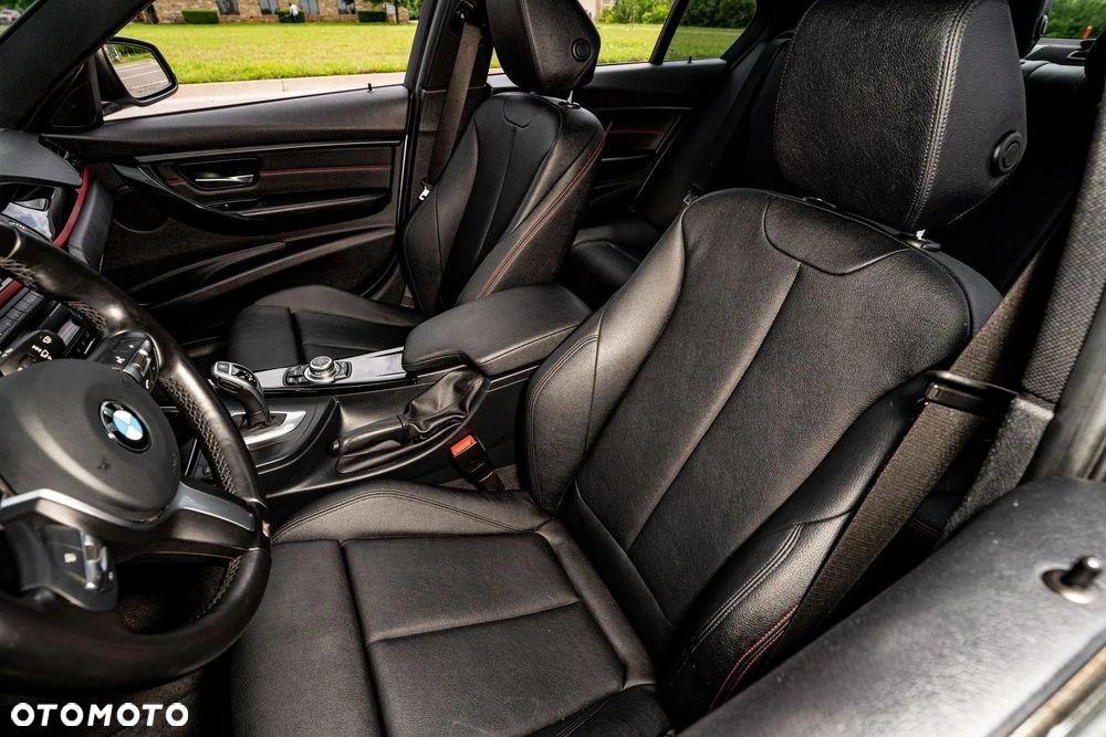 BMW Seria 3 330i Sport Line Shadow - 23