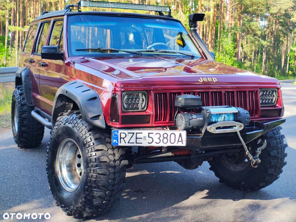 Jeep Cherokee - 13