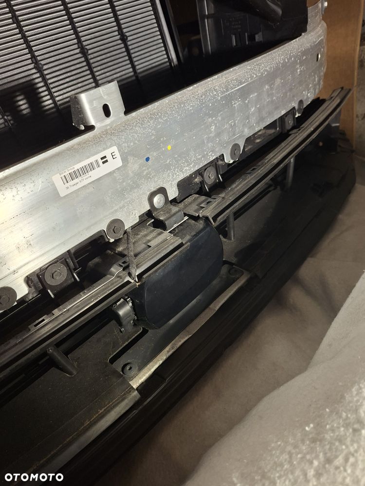 PAS PRZEDNI + KOMPLET CHŁODNIC  BMW 5 G30 G31 LCI 530iX 2.0i - 2
