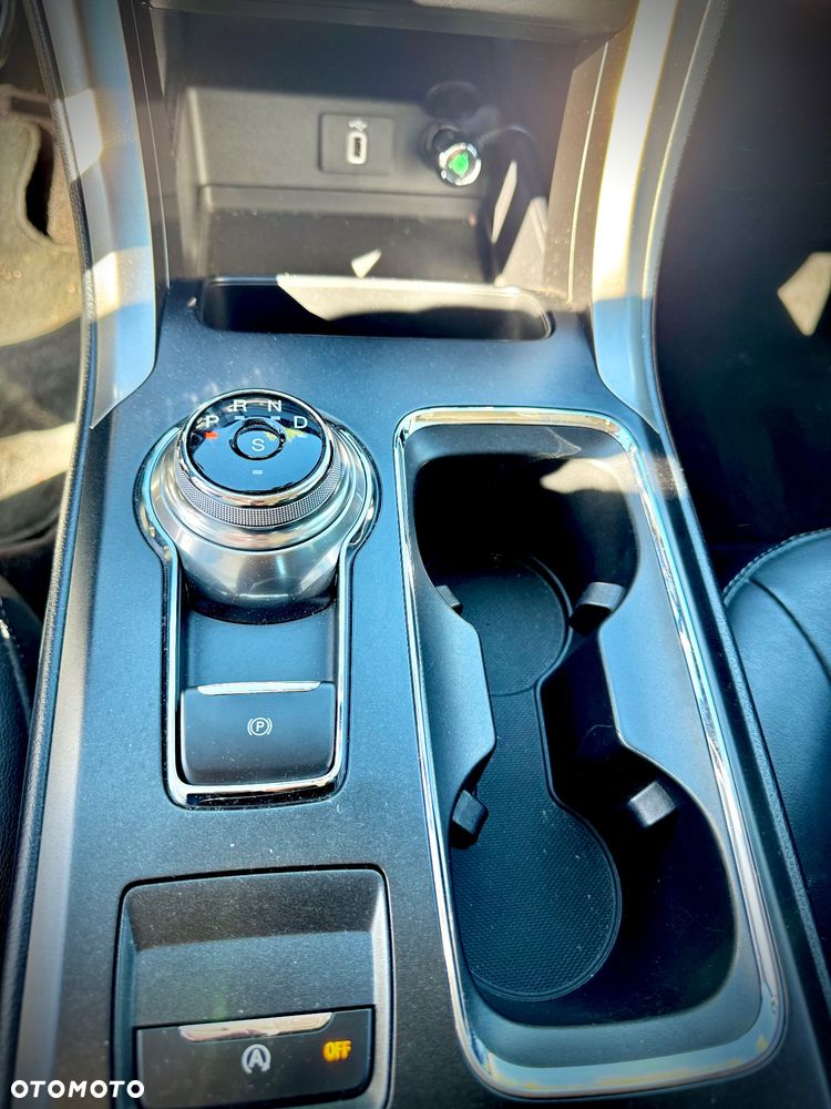 Ford Fusion - 22