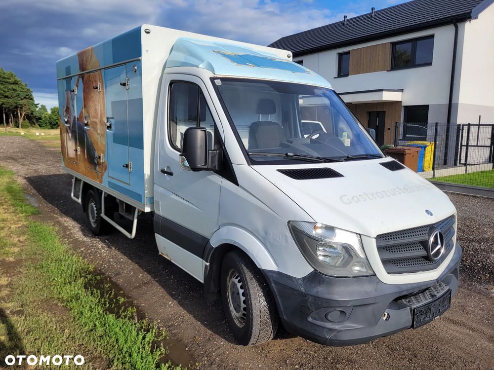 Mercedes-Benz Sprinter - 2