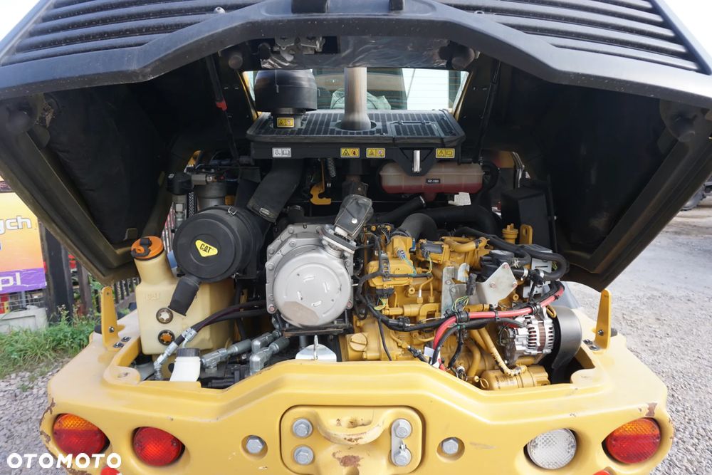 Caterpillar CAT 906 M - 6