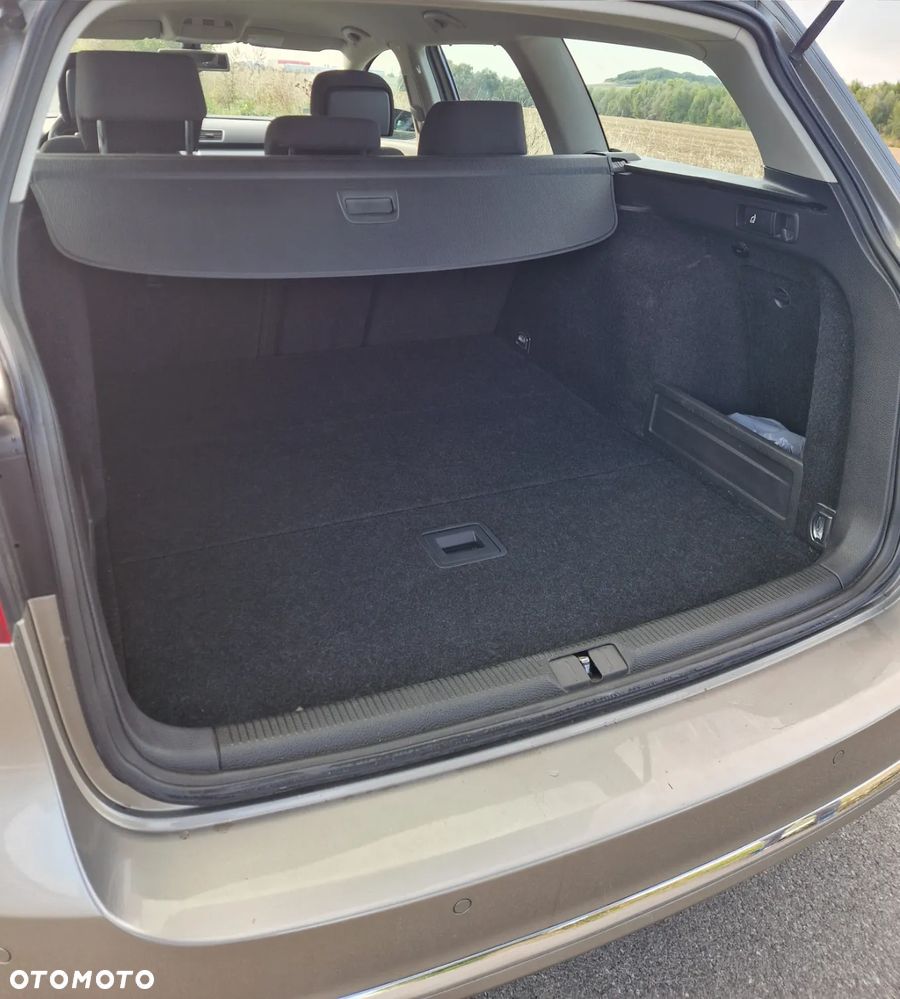 Volkswagen Passat 2.0 TDI Comfortline - 16