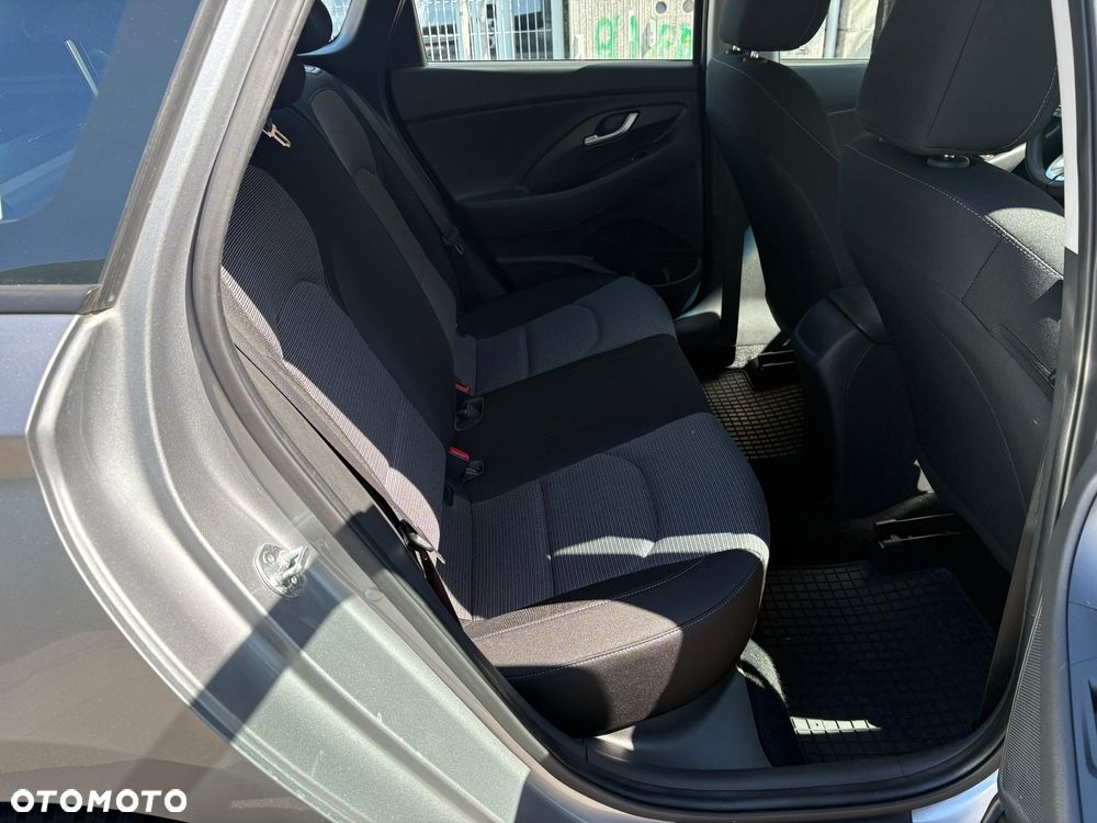 Hyundai i30 1.5 DPI Classic + - 24