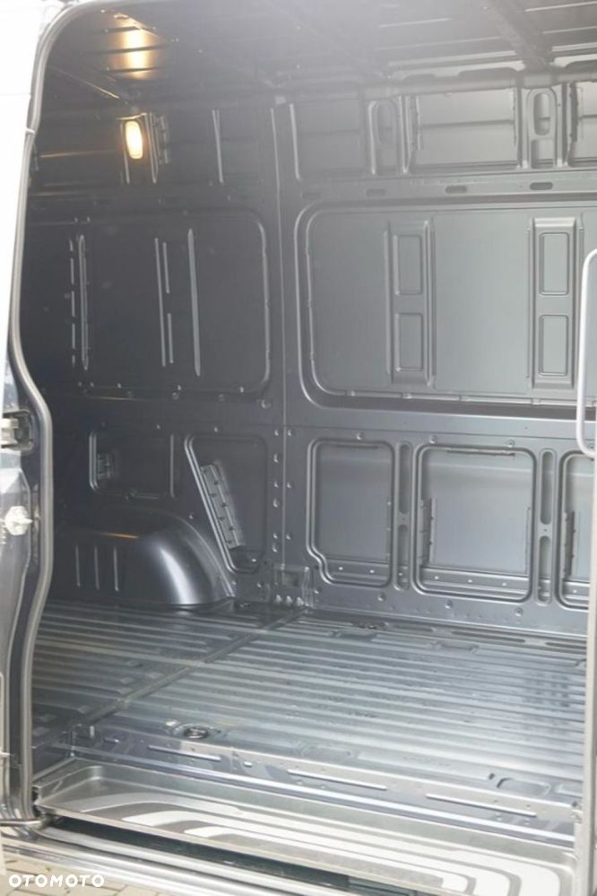 Mercedes-Benz Sprinter - 23