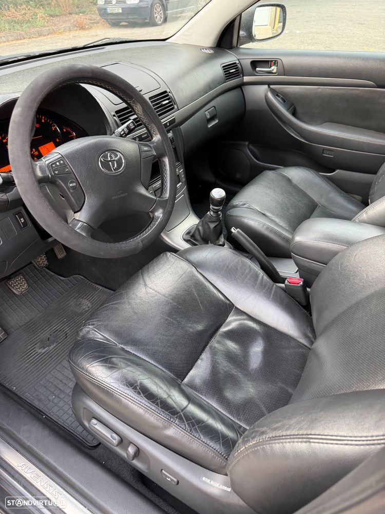 Toyota Avensis SW 2.2 D-4D Premium - 8