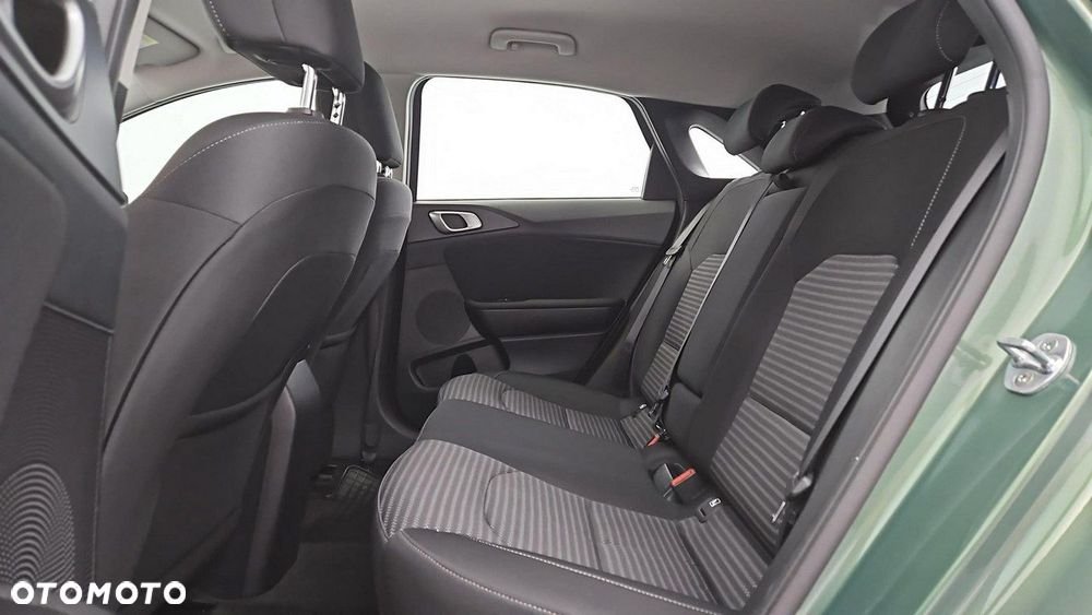 Kia Ceed 1.5 T-GDI M - 23