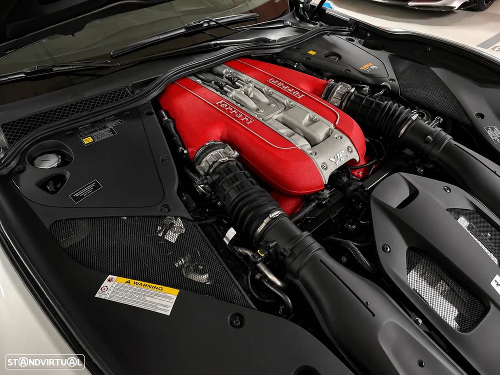 Ferrari 812 Superfast 6.5 V12 - 10