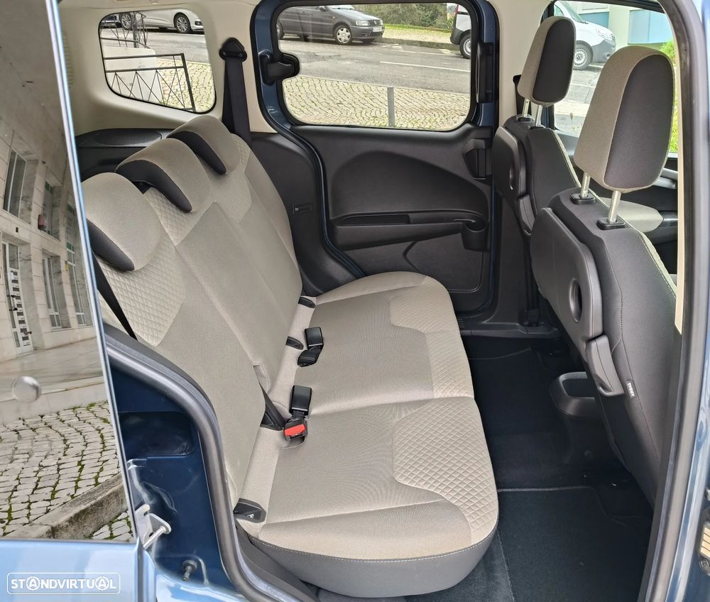 Ford Tourneo Courier 1.0 EcoBoost Titanium - 21