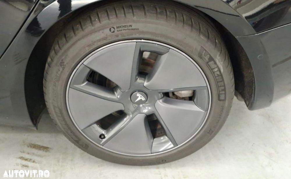 Tesla Model 3 Langstreckenbatterie Allradantrieb Dual Motor - 11