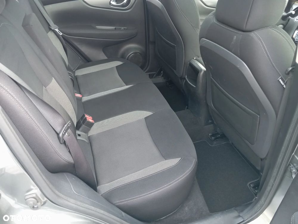 Nissan Qashqai 1.6 DCi N-Connecta - 16