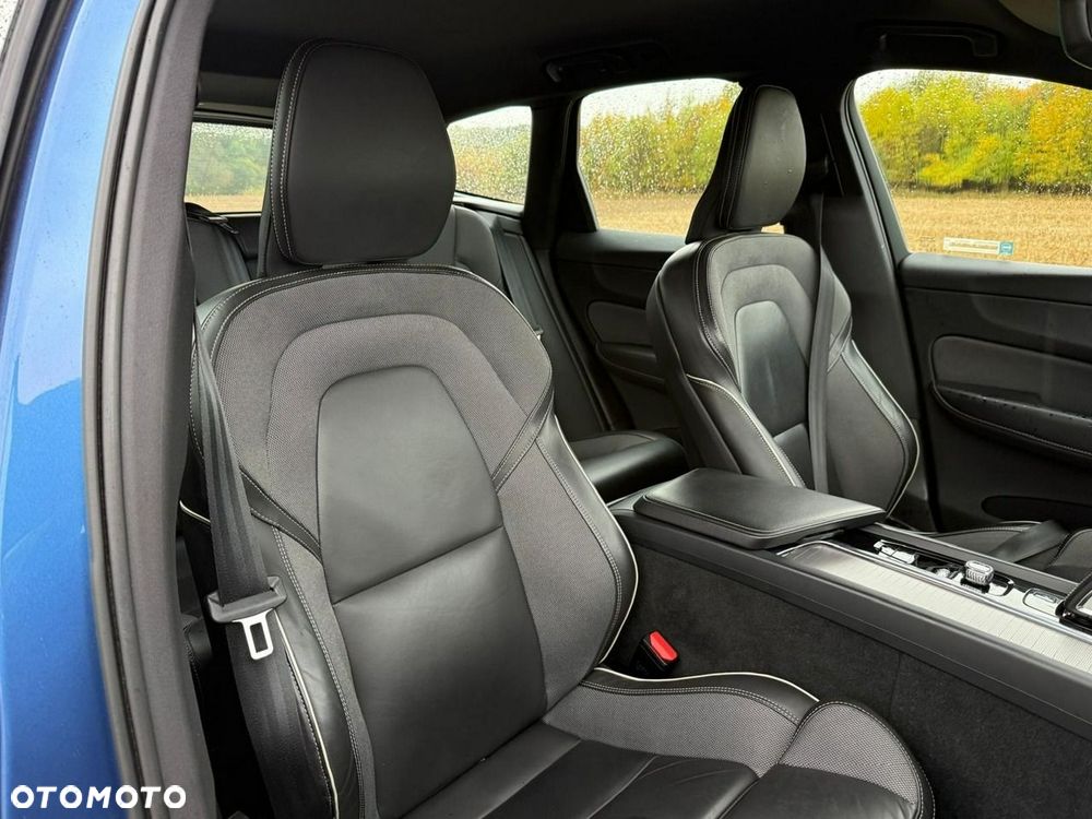 Volvo XC 60 B4 D AWD Geartronic RDesign - 23