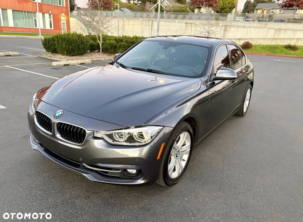 BMW Seria 3 330i xDrive - 2