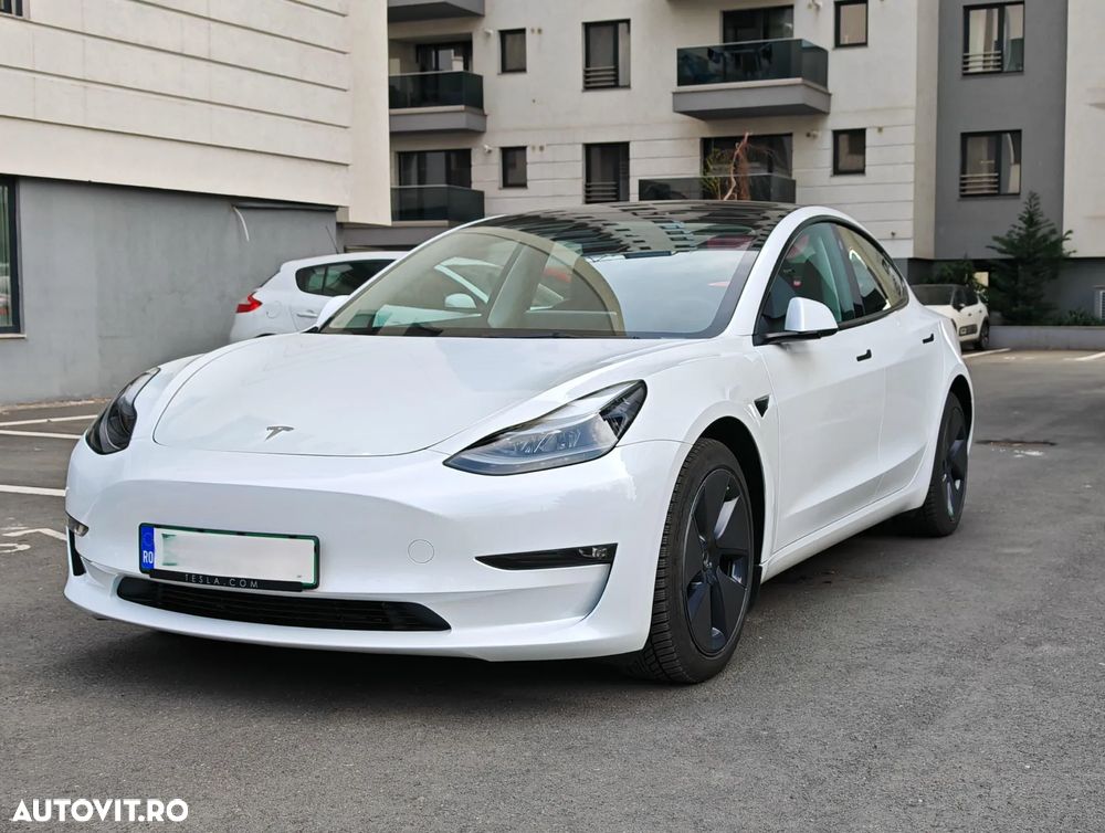 Tesla Model 3 - 2