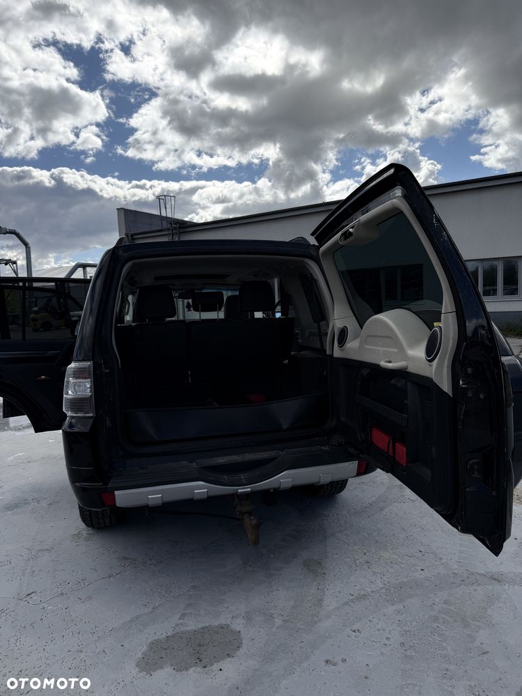 Mitsubishi Pajero 3.2 DID Instyle - 12