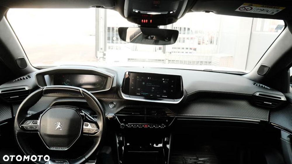 Peugeot 2008 136 GT - 11