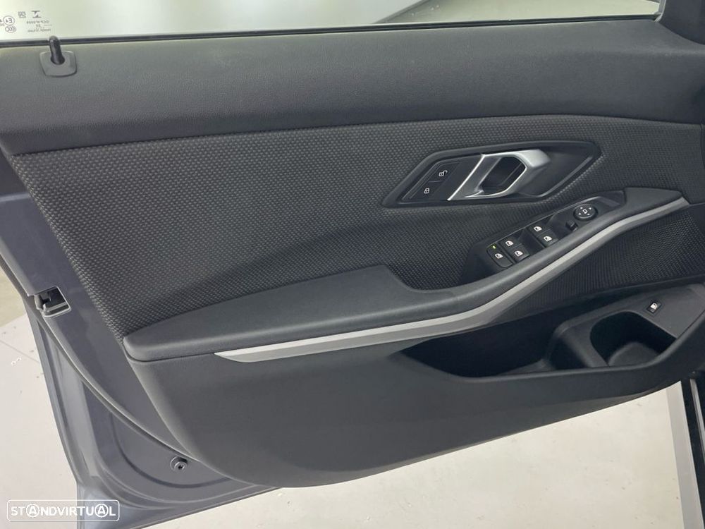 BMW 330 e Auto - 18