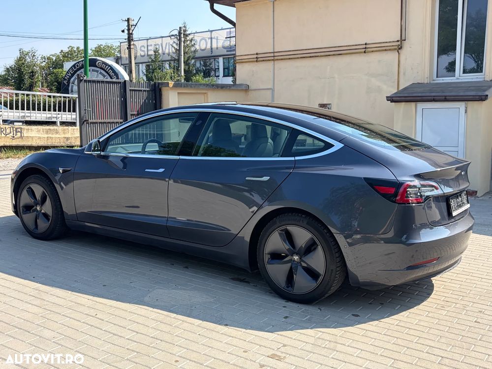 Tesla Model 3 - 14