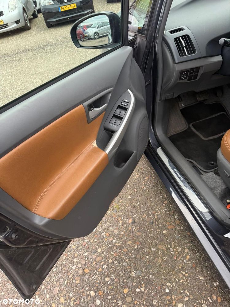 Toyota Prius - 34