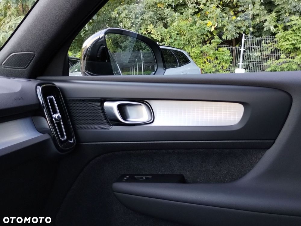 Volvo XC 40 - 22