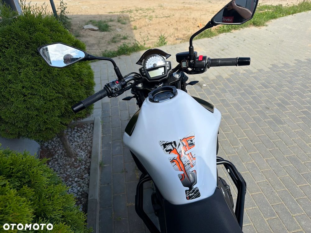Kawasaki ER - 28