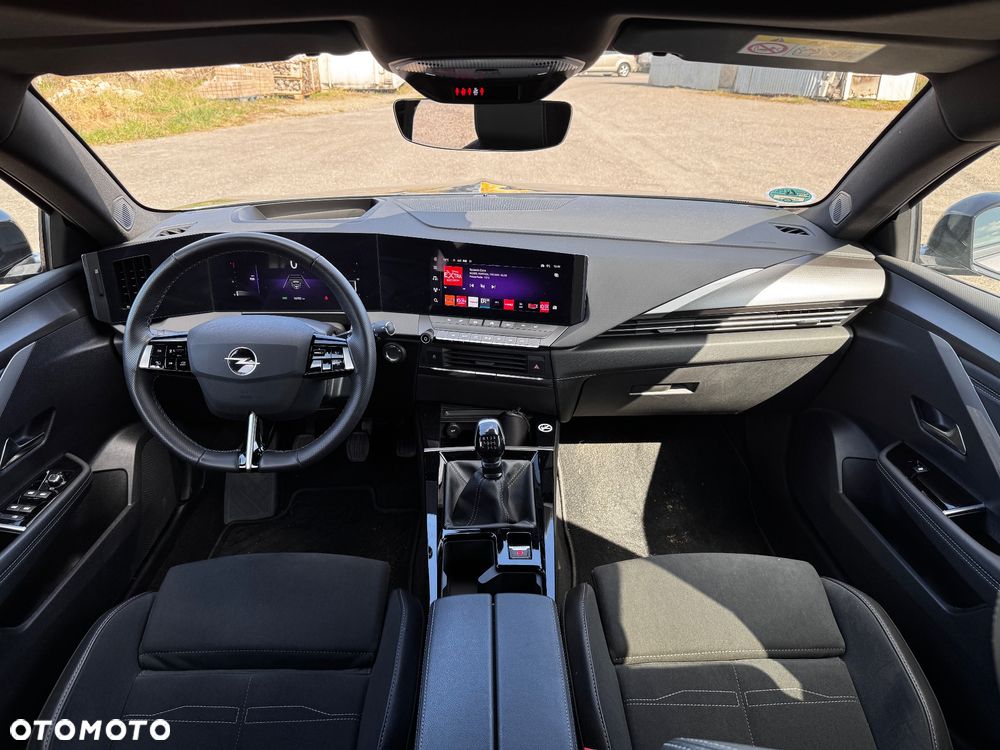 Opel Astra 1.2 T Business Elegance S&S - 12