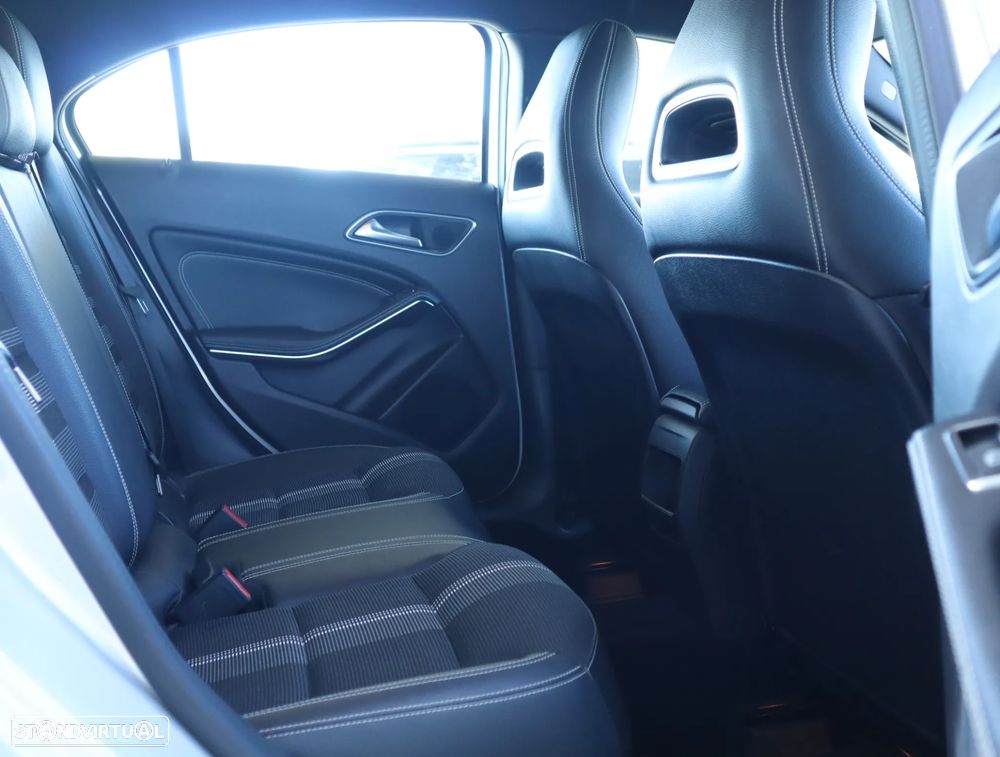 Mercedes-Benz A 180 d Urban - 21
