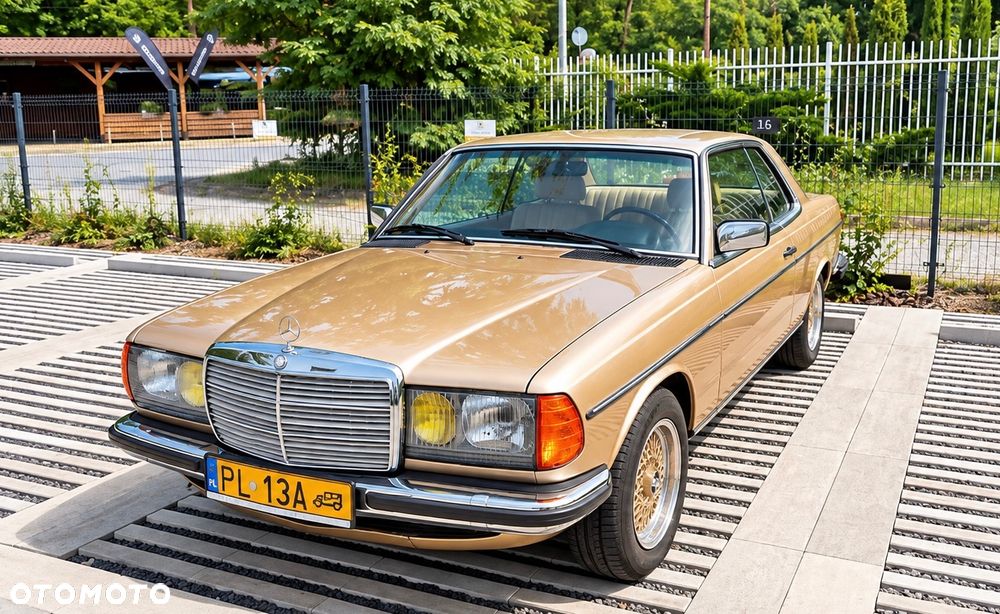 Mercedes-Benz W123 - 1