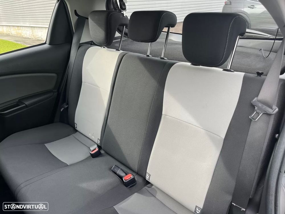Toyota Yaris 1.0 VVT-i Exclusive - 33