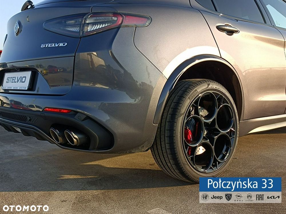 Alfa Romeo Stelvio - 13