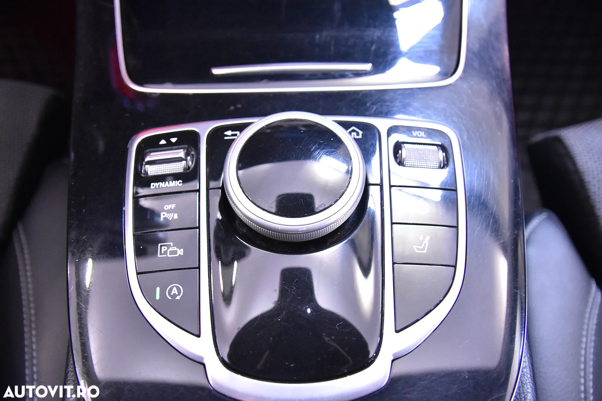 Mercedes-Benz E 220 d 4Matic T 9G-TRONIC - 18