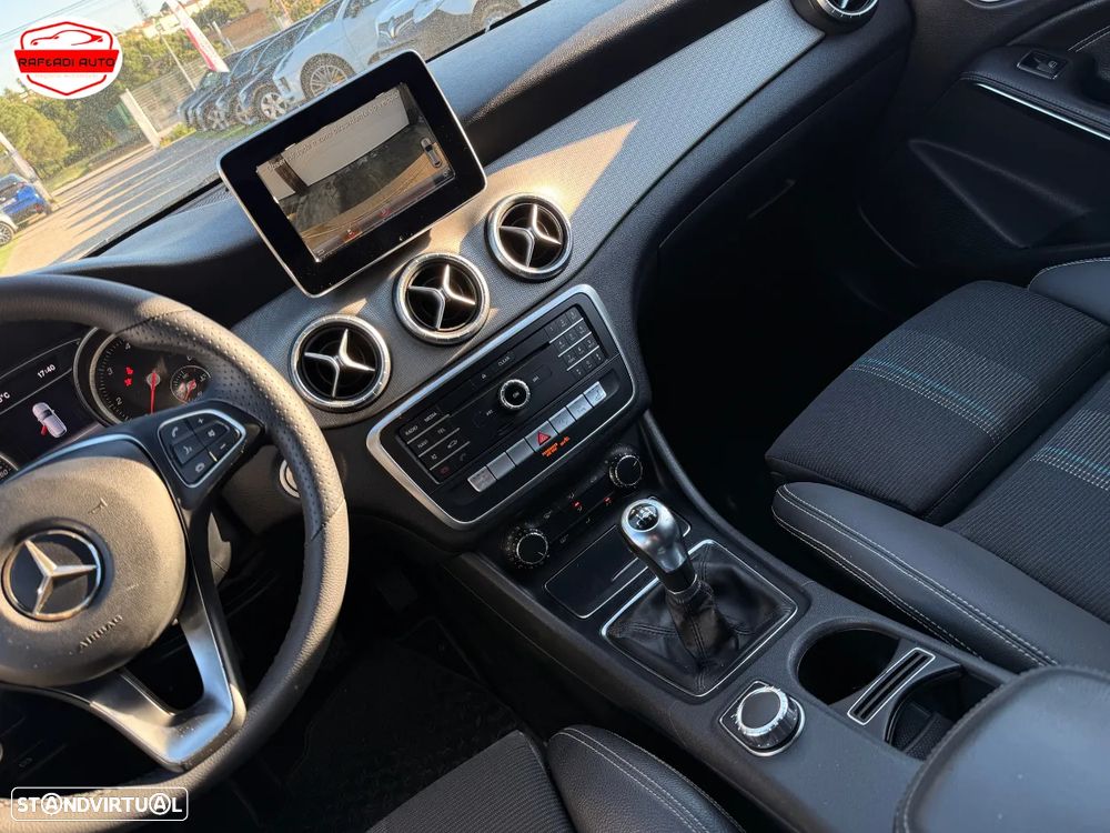 Mercedes-Benz CLA 180 d - 24