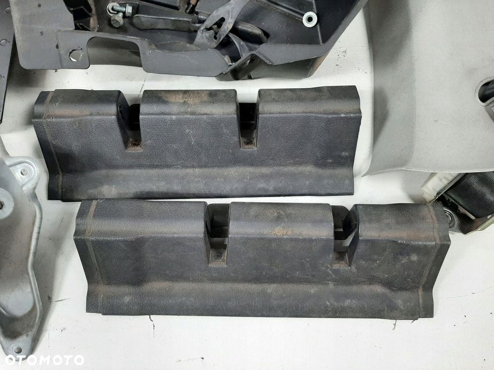 VW TOURAN 05R FOTELE TYL 3 RZAD 1T0885866 1T0885865  PASY BOCZKI PODLOGA - 7