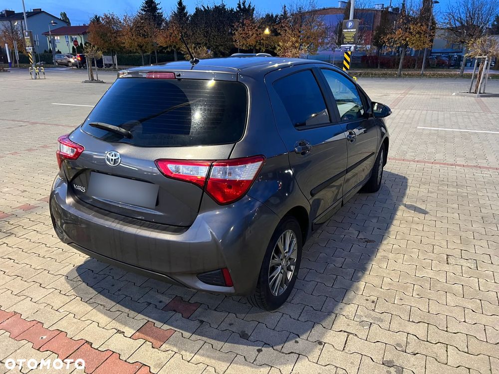 Toyota Yaris 1.5 Premium - 4
