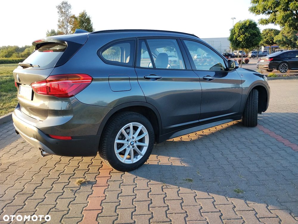 BMW X1 xDrive25i Advantage - 6