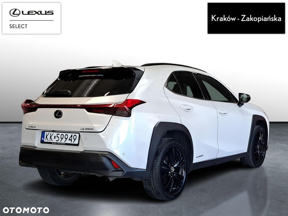 Lexus UX - 9