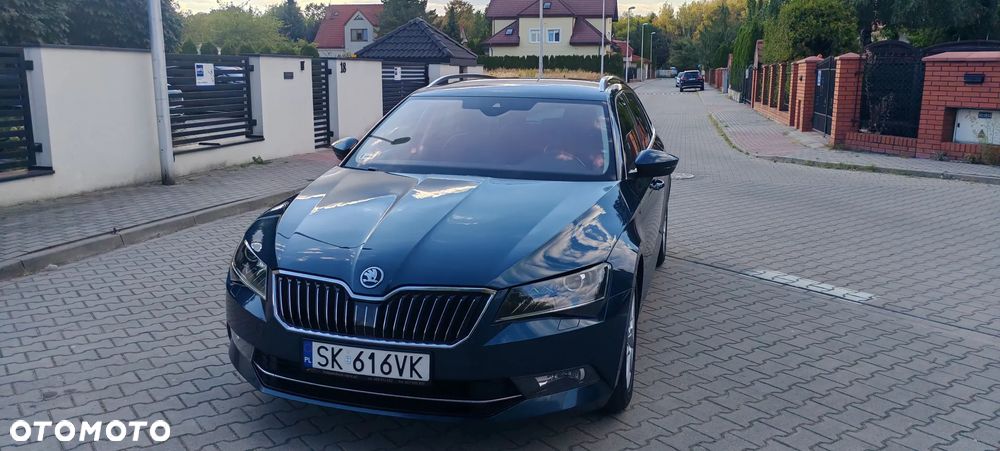 Skoda Superb Combi 1.6 TDI DSG Style - 1