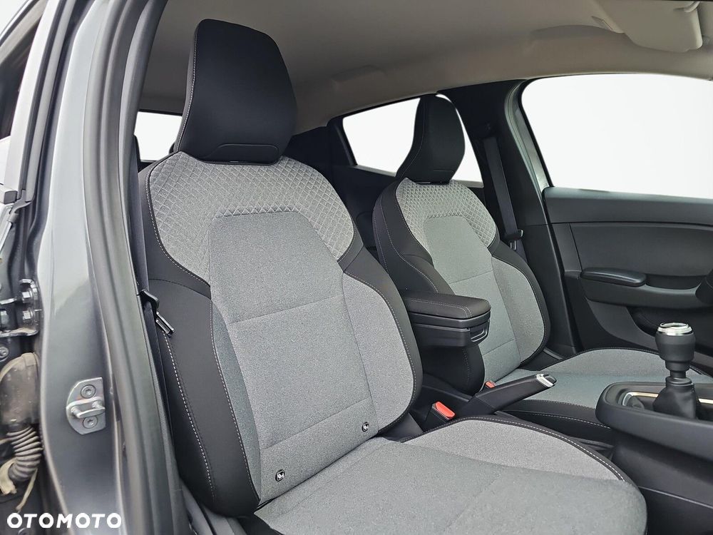 Mitsubishi Colt 1.0T Intense Style Cold - 14