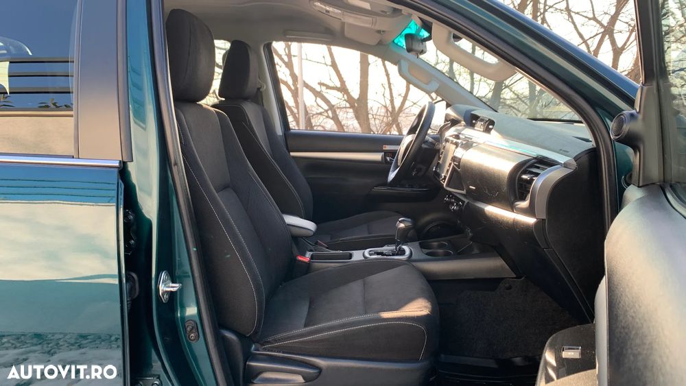 Toyota Hilux 2.8D 204CP 4x4 Double Cab AT Executive Color Edition - 12
